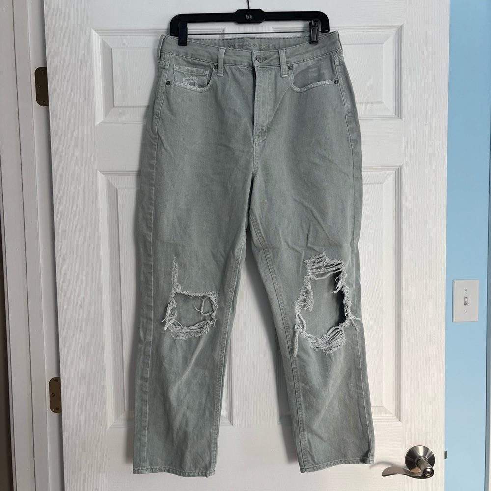 American Eagle Outfitters Light Gray Distressed Women's Jeans
